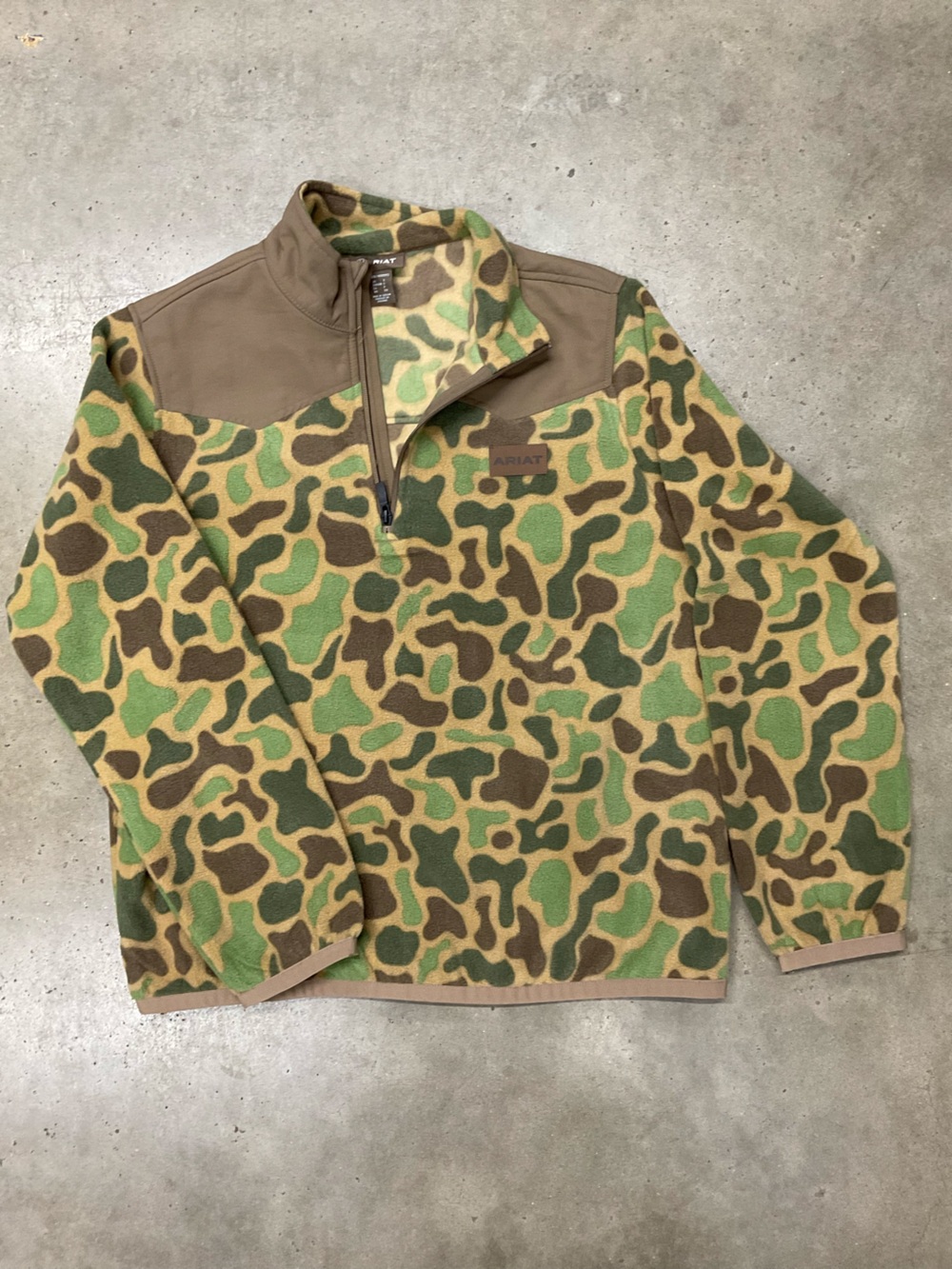 Ariat Men's Fleece Pullover in Green and Brown Camo